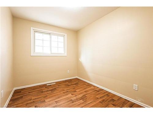 39 Carousel Avenue, Hamilton, ON - Indoor Photo Showing Other Room