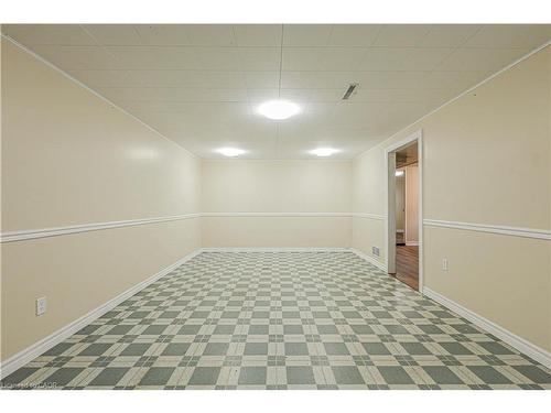 39 Carousel Avenue, Hamilton, ON - Indoor Photo Showing Other Room