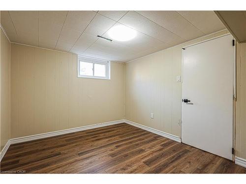 39 Carousel Avenue, Hamilton, ON - Indoor Photo Showing Other Room