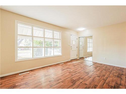 39 Carousel Avenue, Hamilton, ON - Indoor Photo Showing Other Room