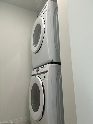 905-1333 Weber Street, Kitchener, ON - Indoor Photo Showing Laundry Room