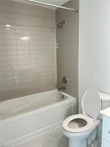 905-1333 Weber Street, Kitchener, ON - Indoor Photo Showing Bathroom