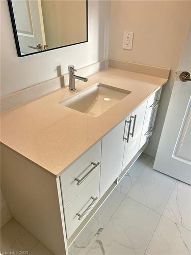 905-1333 Weber Street, Kitchener, ON - Indoor Photo Showing Bathroom