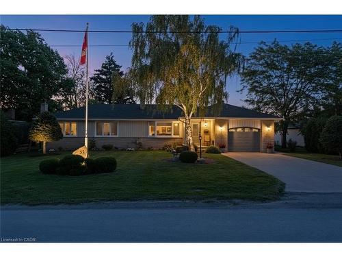 32 Oriole Avenue  Hamilton, ON L8E 5E4