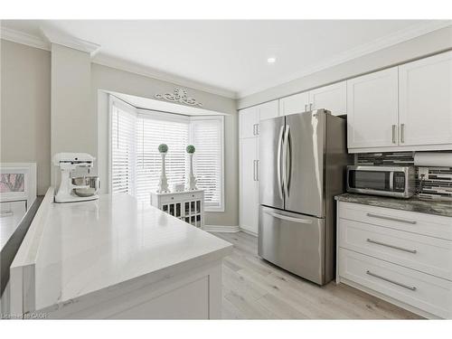 123-3480 Upper Middle Road, Burlington, ON - Indoor Photo Showing Kitchen With Stainless Steel Kitchen