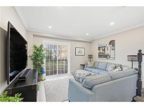 123-3480 Upper Middle Road, Burlington, ON - Indoor Photo Showing Living Room