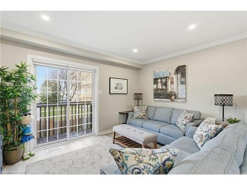 123-3480 Upper Middle Road, Burlington, ON - Indoor Photo Showing Living Room