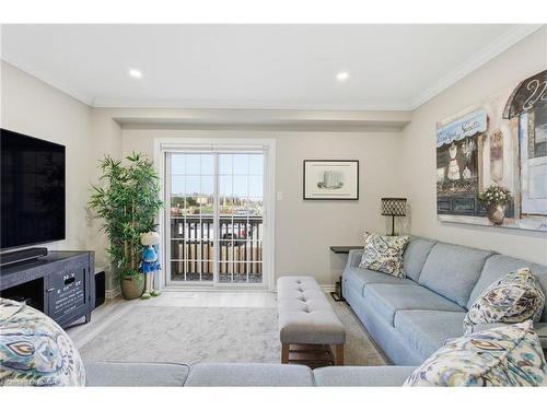123-3480 Upper Middle Road, Burlington, ON - Indoor Photo Showing Living Room