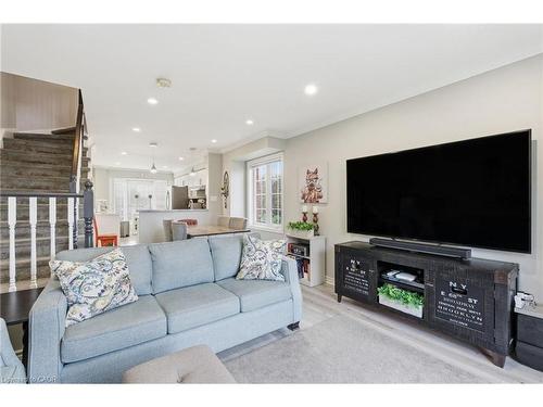 123-3480 Upper Middle Road, Burlington, ON - Indoor Photo Showing Living Room