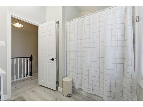 123-3480 Upper Middle Road, Burlington, ON - Indoor Photo Showing Bathroom
