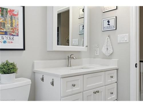 123-3480 Upper Middle Road, Burlington, ON - Indoor Photo Showing Bathroom