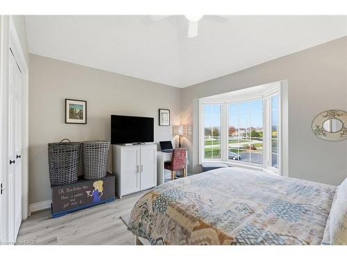 123-3480 Upper Middle Road, Burlington, ON - Indoor Photo Showing Bedroom