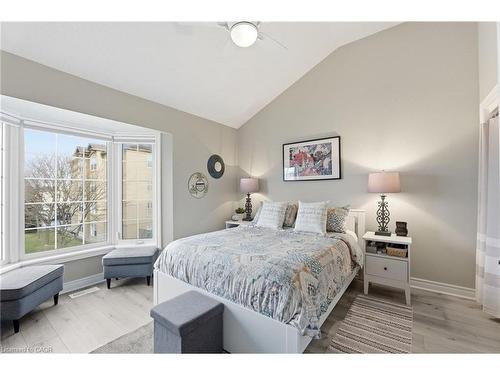 123-3480 Upper Middle Road, Burlington, ON - Indoor Photo Showing Bedroom