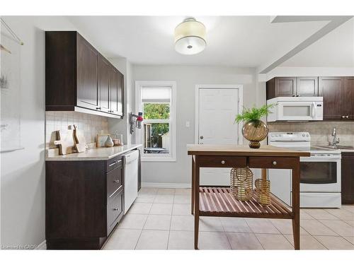 190 Wood Street E, Hamilton, ON - Indoor Photo Showing Kitchen