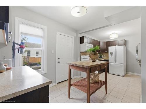 190 Wood Street E, Hamilton, ON - Indoor Photo Showing Kitchen
