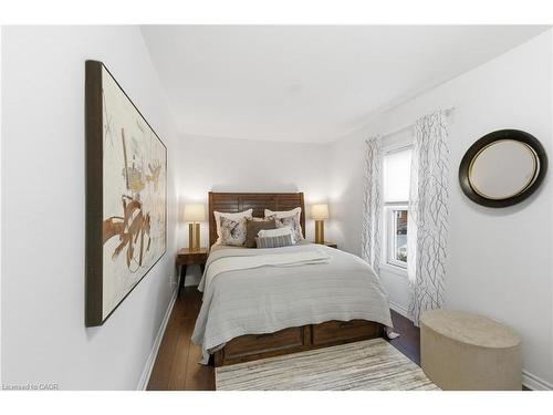 190 Wood Street E, Hamilton, ON - Indoor Photo Showing Bedroom