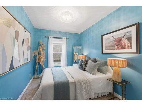 190 Wood Street E, Hamilton, ON - Indoor Photo Showing Bedroom