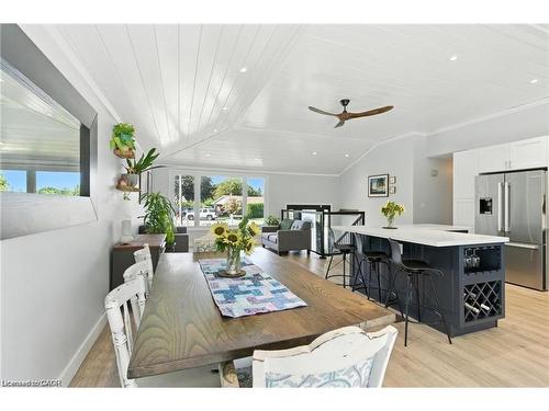 19 Wallace Place, Caledonia, ON - Indoor Photo Showing Dining Room