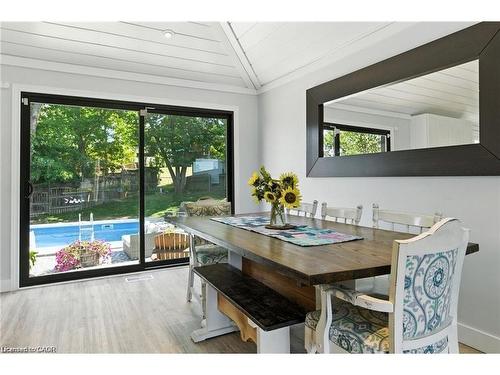 19 Wallace Place, Caledonia, ON - Indoor Photo Showing Dining Room