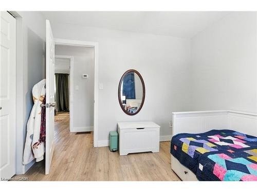 19 Wallace Place, Caledonia, ON - Indoor Photo Showing Bedroom