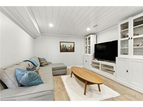 19 Wallace Place, Caledonia, ON - Indoor Photo Showing Other Room