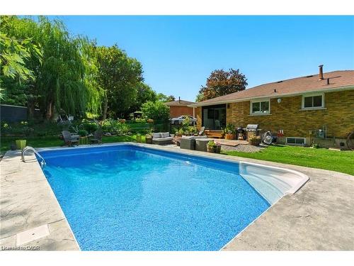 19 Wallace Place, Caledonia, ON - Outdoor With In Ground Pool With Backyard