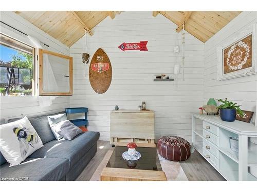 19 Wallace Place, Caledonia, ON - Indoor Photo Showing Other Room