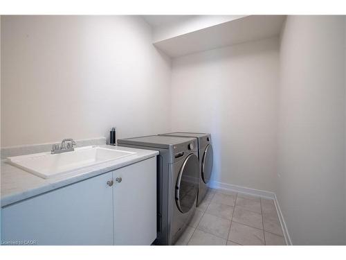1341 Anthonia Trail, Oakville, ON - Indoor Photo Showing Laundry Room