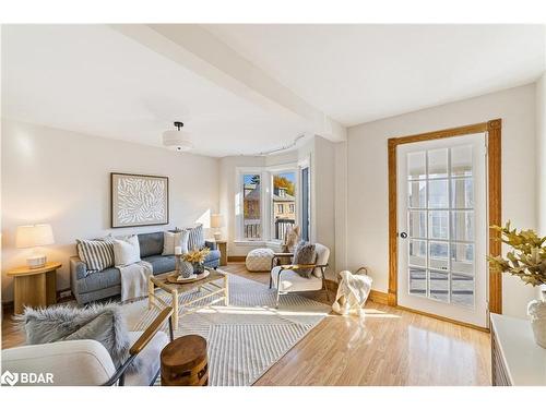 58 Lorne Avenue, Hamilton, ON - Indoor Photo Showing Living Room