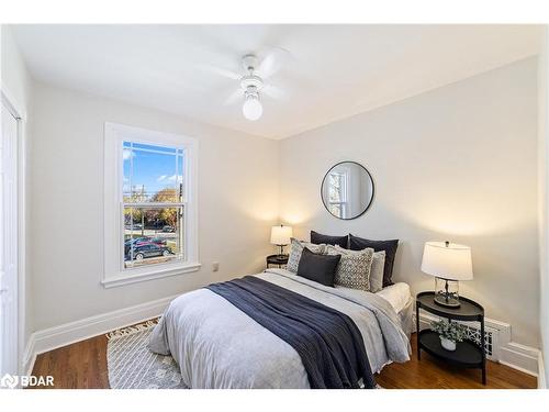 58 Lorne Avenue, Hamilton, ON - Indoor Photo Showing Bedroom