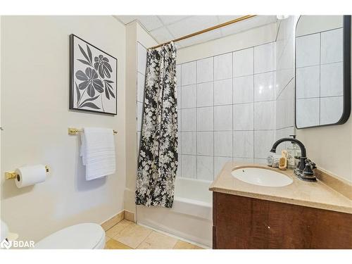 58 Lorne Avenue, Hamilton, ON - Indoor Photo Showing Bathroom