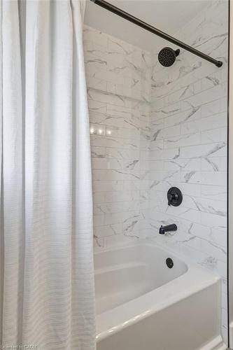 34 Dora Drive, Simcoe, ON - Indoor Photo Showing Bathroom