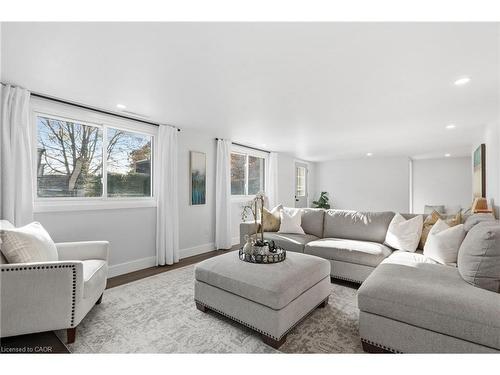 34 Dora Drive, Simcoe, ON - Indoor Photo Showing Living Room