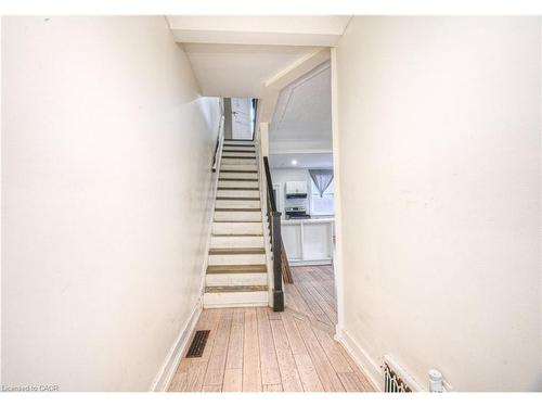 750 Cannon Street E, Hamilton, ON - Indoor Photo Showing Other Room
