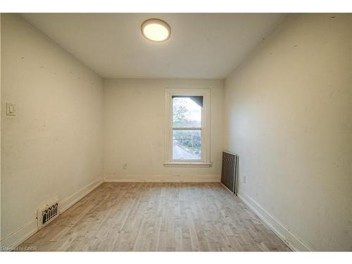 750 Cannon Street E, Hamilton, ON - Indoor Photo Showing Other Room