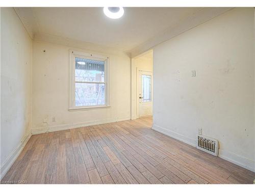 750 Cannon Street E, Hamilton, ON - Indoor Photo Showing Other Room