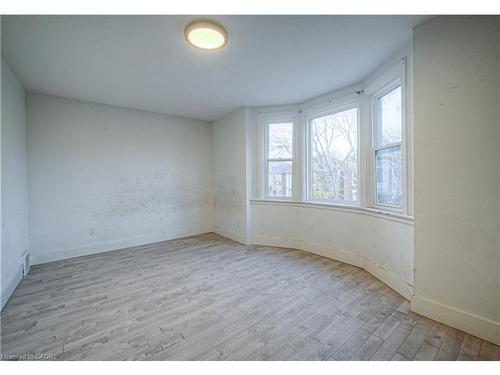 750 Cannon Street E, Hamilton, ON - Indoor Photo Showing Other Room