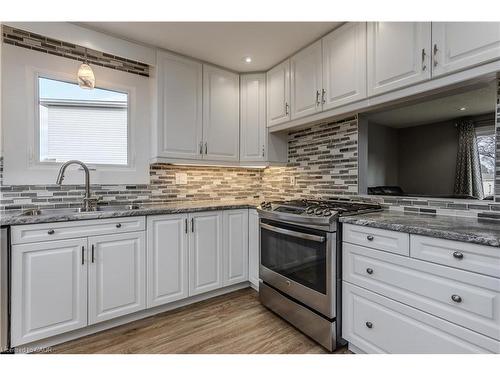 30 Graywood Road, Hamilton, ON - Indoor Photo Showing Kitchen With Upgraded Kitchen