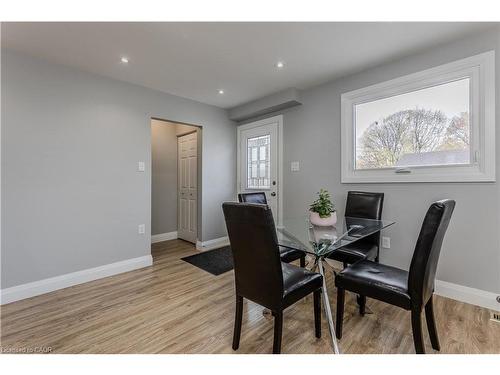 30 Graywood Road, Hamilton, ON - Indoor Photo Showing Dining Room