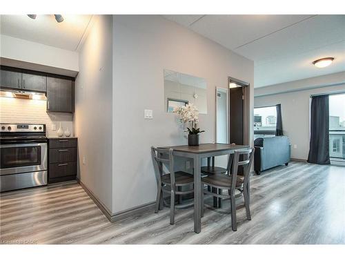 609F-275 Larch Street, Waterloo, ON - Indoor