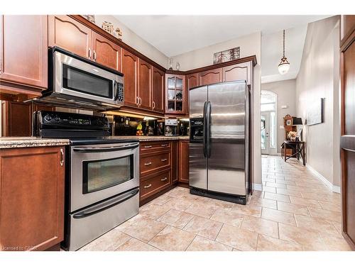 13 Mulligan Trail, Hamilton, ON - Indoor Photo Showing Kitchen