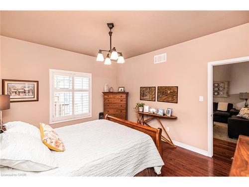 13 Mulligan Trail, Hamilton, ON - Indoor Photo Showing Bedroom