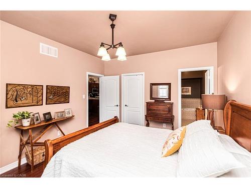 13 Mulligan Trail, Hamilton, ON - Indoor Photo Showing Bedroom