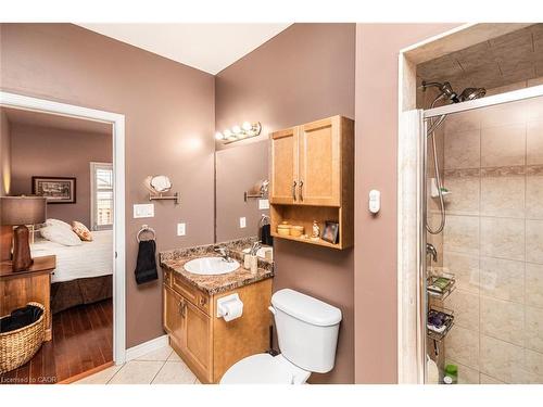 13 Mulligan Trail, Hamilton, ON - Indoor Photo Showing Bathroom