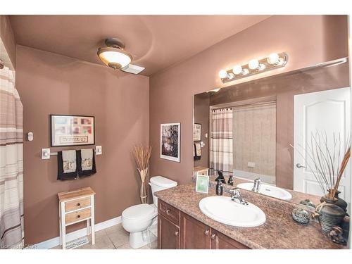 13 Mulligan Trail, Hamilton, ON - Indoor Photo Showing Bathroom