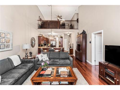 13 Mulligan Trail, Hamilton, ON - Indoor Photo Showing Living Room
