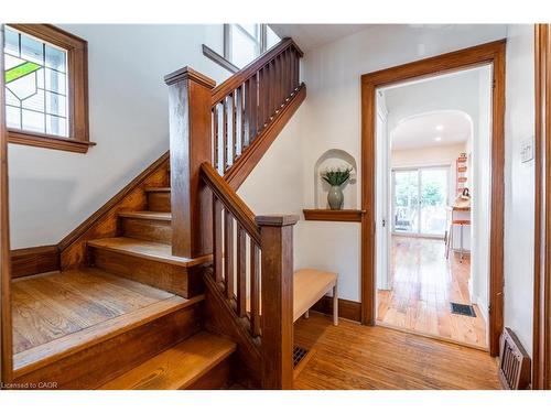 26 Weir Street S, Hamilton, ON - Indoor Photo Showing Other Room