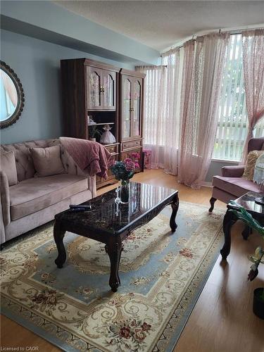 306-75 King Street E, Mississauga, ON - Indoor Photo Showing Living Room