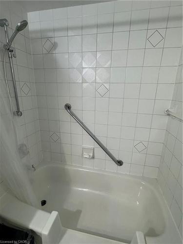 306-75 King Street E, Mississauga, ON - Indoor Photo Showing Bathroom