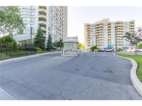 306-75 King Street E, Mississauga, ON - Outdoor With Facade